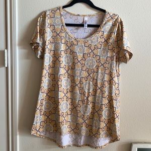 Lularoe Classic T - Size M